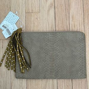 Juniper clutch NWT